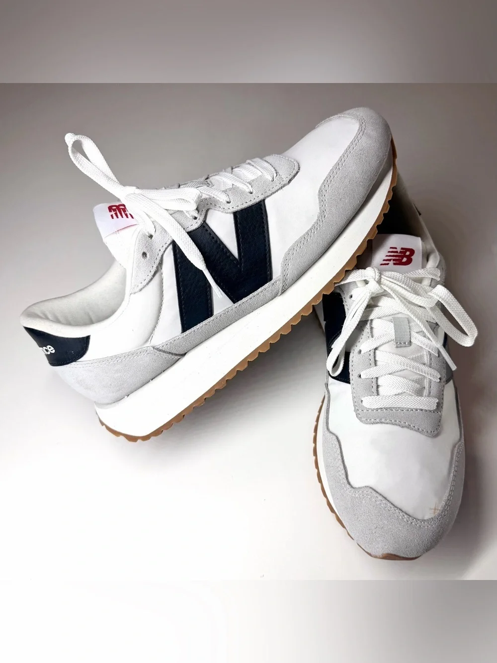 New Balance® 237 Unisex Athletic Running Shoes Size- 9.5 Men’s / 11 Women’s